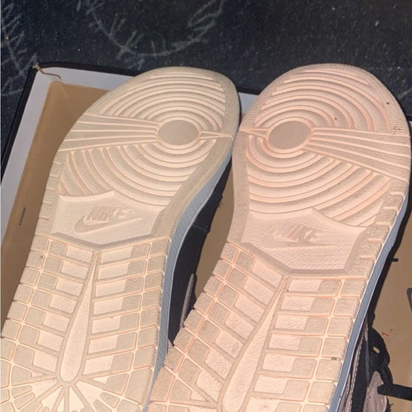 JORDAN 1 RETRO HIGH BLACK CRIMSON TINT